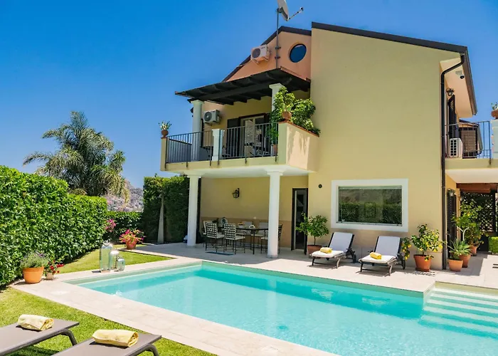 Villa Almond
