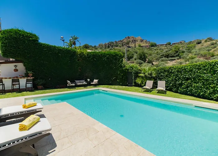 Villa Almond