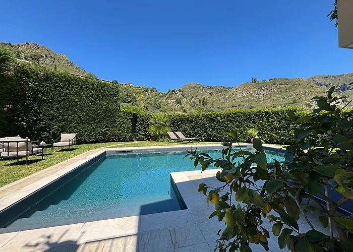 Villa Almond