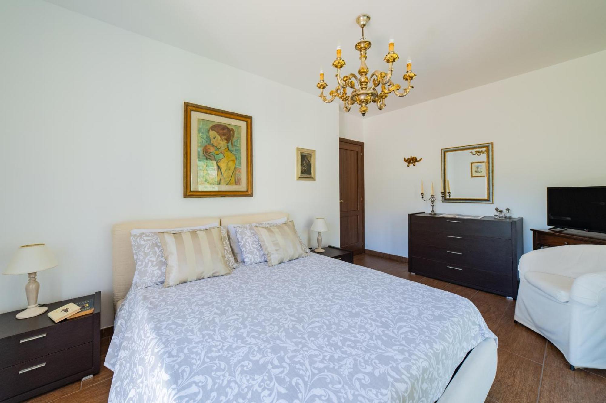 Almond Taormina